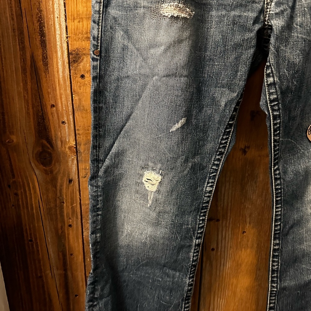 Silver 1945 men’s bootcut distressed denim blue jeans. Size 36x36 - Picture 2 of 10